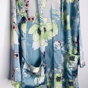 Gorg Guess kimono type floral robe, MED/LG
